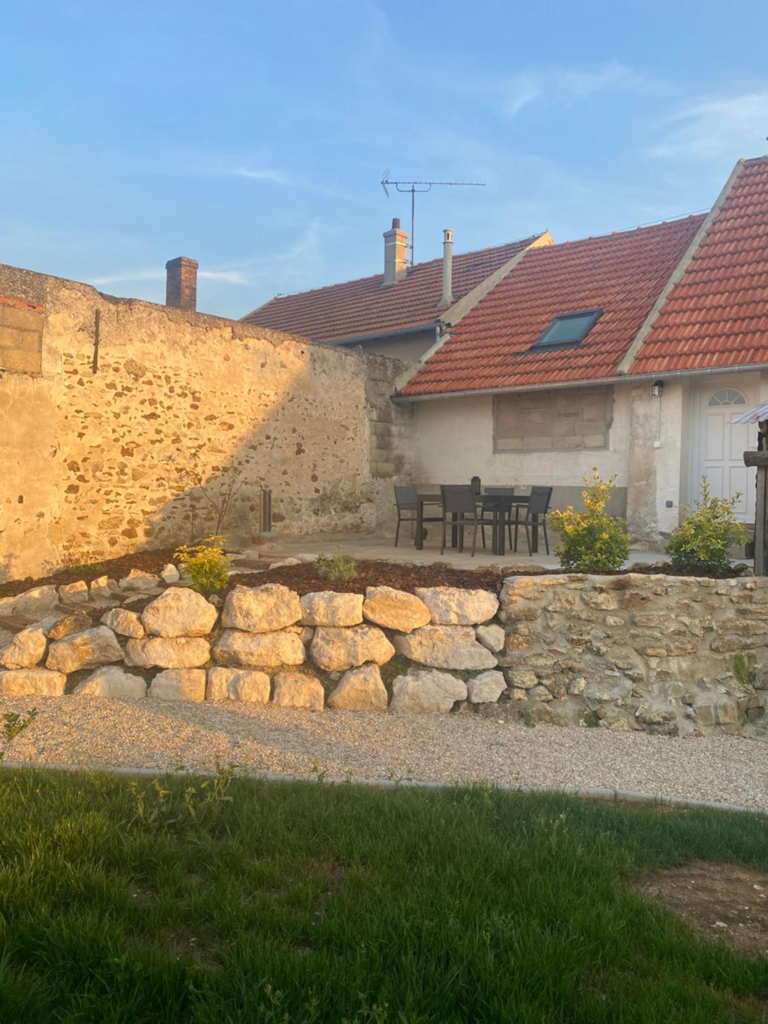 Appart Renove En Duplex Avec Terrasse Et Garage Bouleurs Bagian luar foto